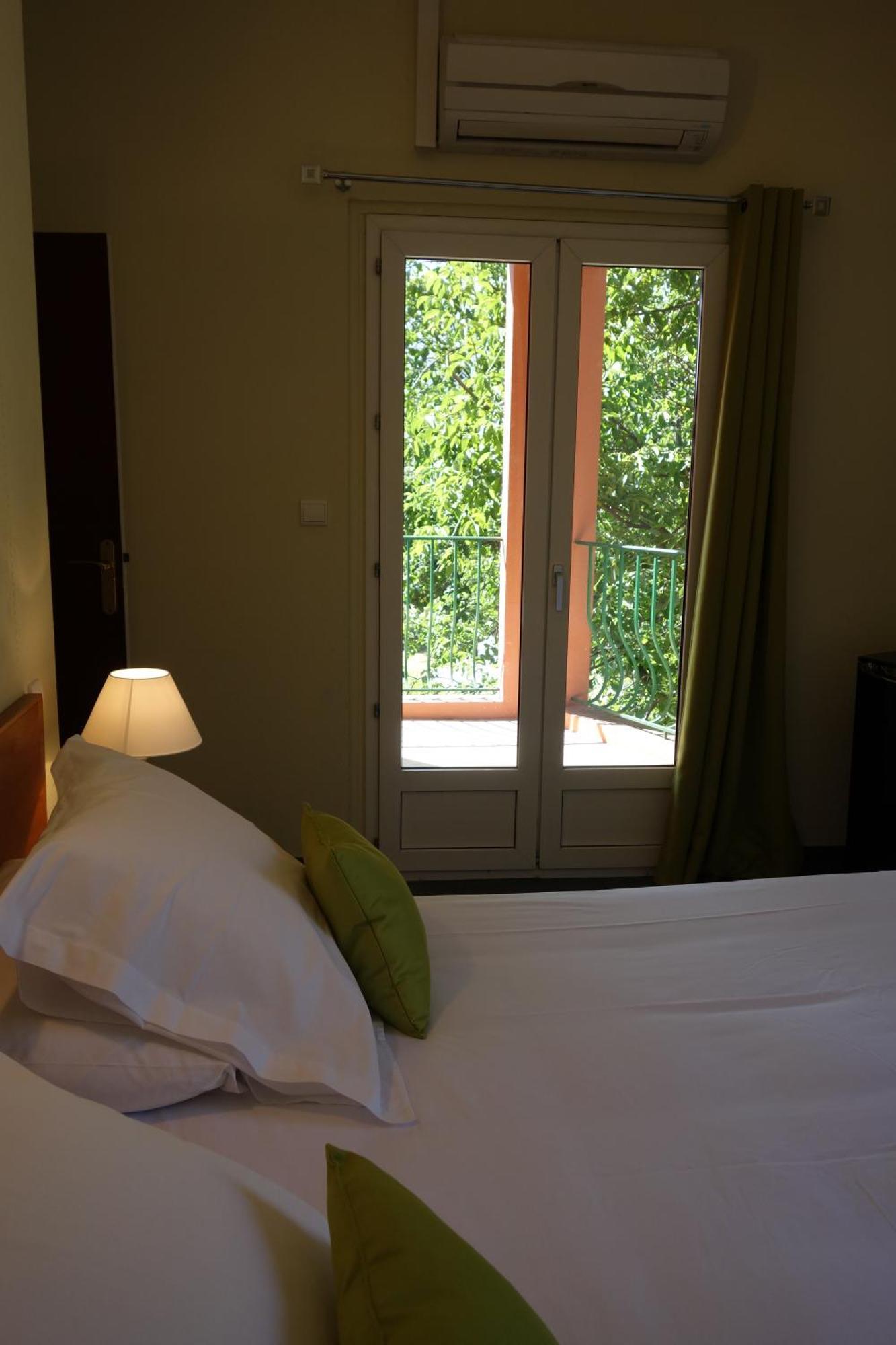 Hotel Le Prejoly Saint-Vallier-de-Thiey Zimmer foto