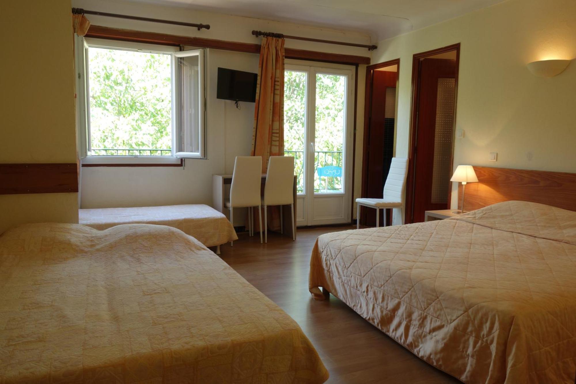 Hotel Le Prejoly Saint-Vallier-de-Thiey Zimmer foto