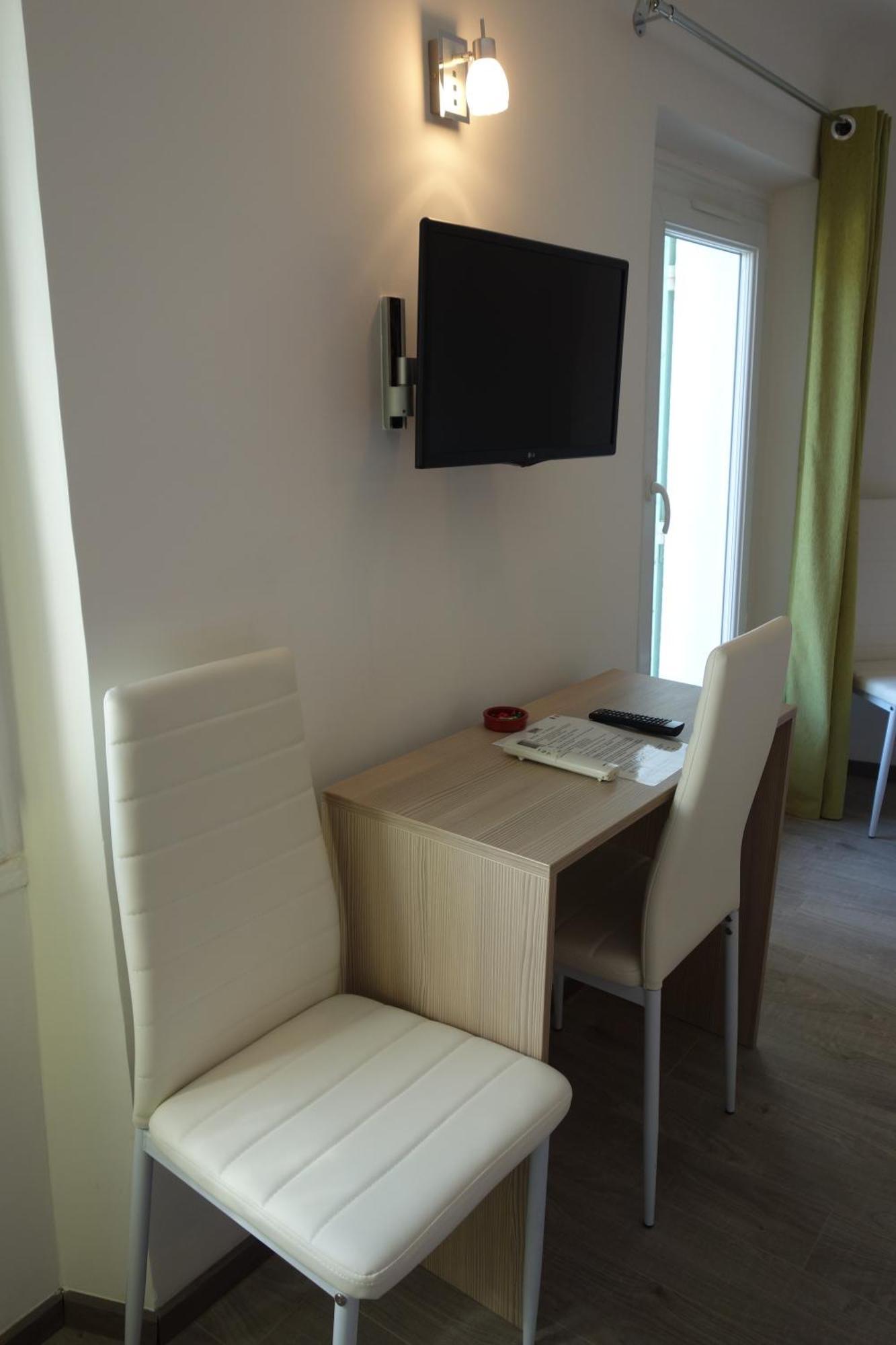 Hotel Le Prejoly Saint-Vallier-de-Thiey Zimmer foto