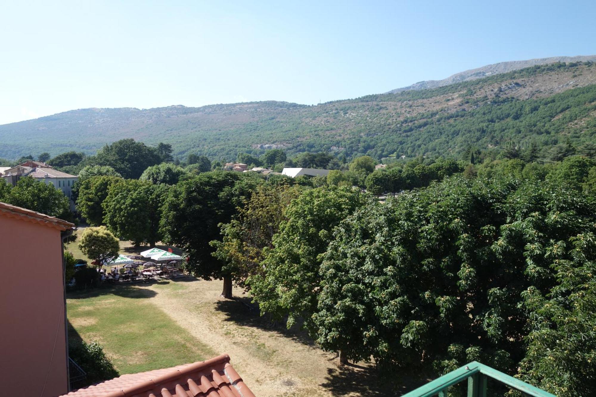 Hotel Le Prejoly Saint-Vallier-de-Thiey Zimmer foto